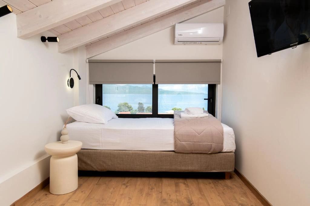 Suite 6 - Gallery 17